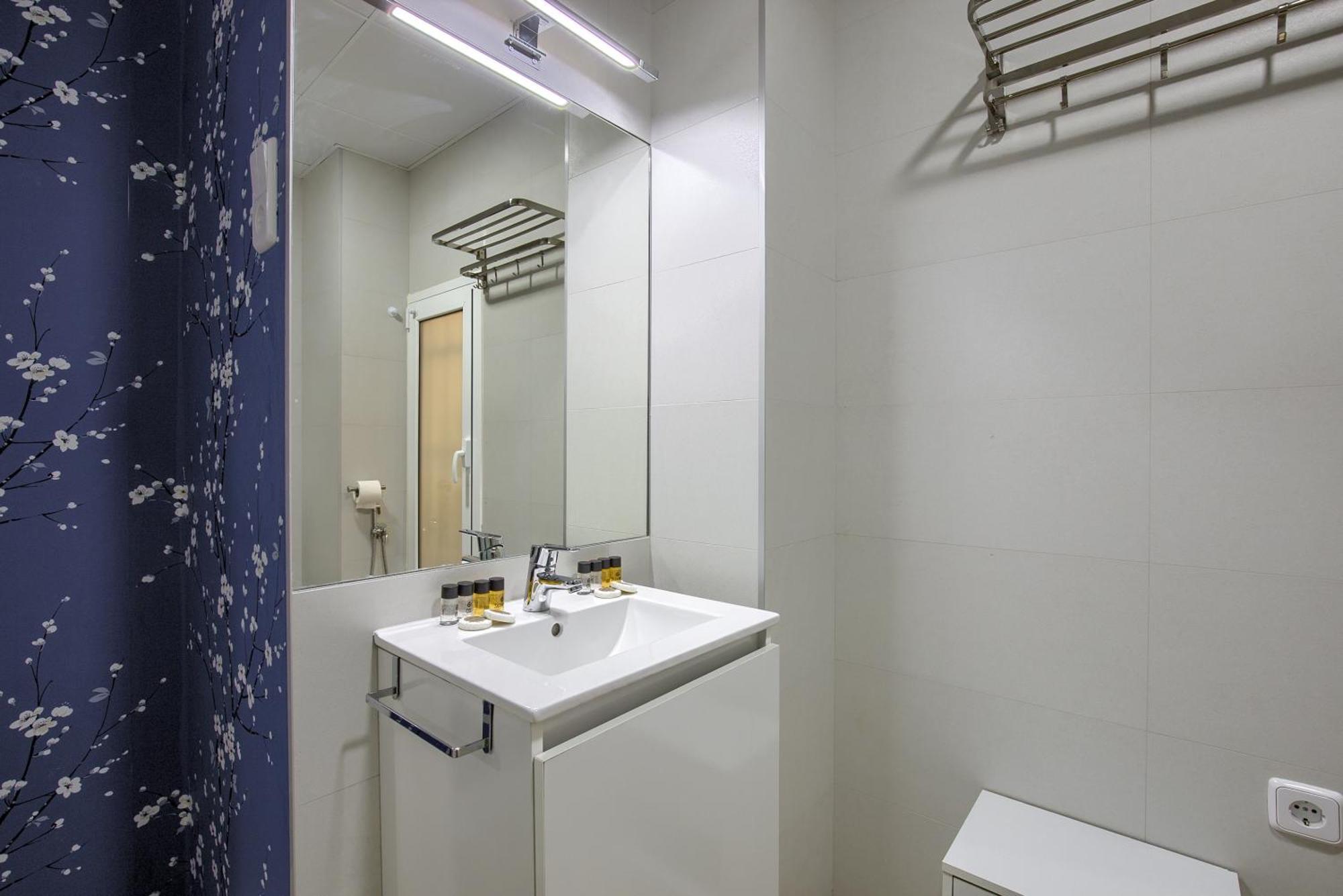 Charming Delicias IV Apartment Мадрид Екстериор снимка